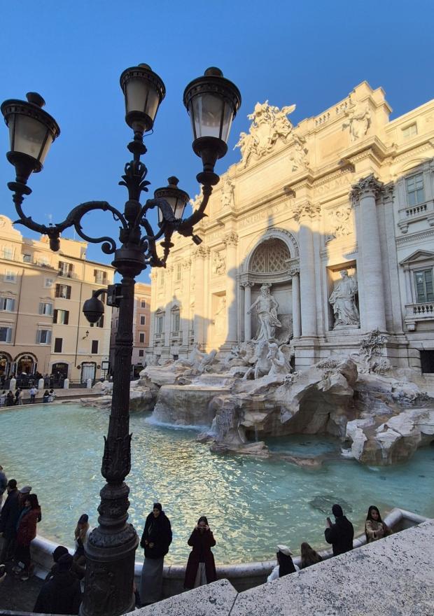 Fontána di Trevi 07
