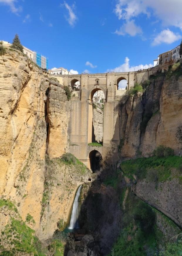 Ronda most s vodpadom