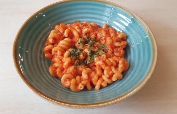 Cestoviny s "kapiovou" omáčkou , Hlavné jedlá, recept, Slavka K