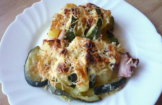 Zapečená cuketa so zemiakmi a slaninou, Hlavné jedlá, recept, Martuška 123
