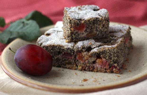 Rýchly hrnčekový slivkovo-makový koláč z jednej misky, Koláče, recept, Kamila