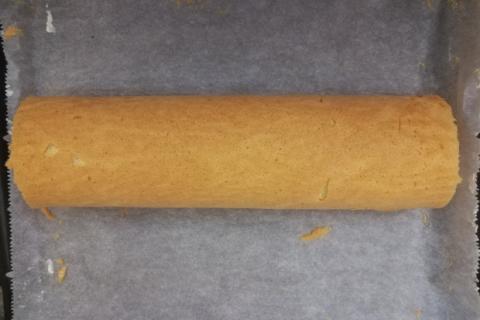 Svieža broskyňová roláda - recept postup 8