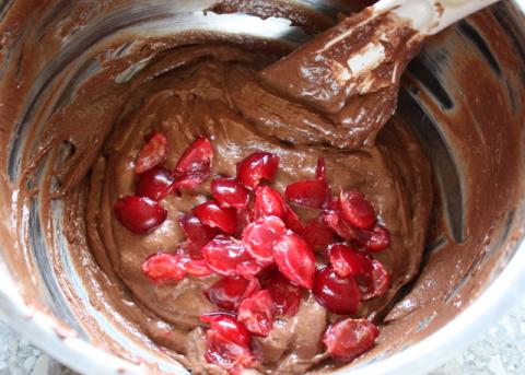 Čokoládové muffiny s višňami - recept postup 7