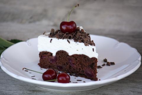 Čokoládovo - čerešňová tortička s tvarohom - recept postup 11
