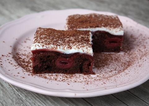 Čokoládovo - višňový koláčik - recept postup 4
