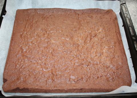Čokoládová roláda s tvarohom a čučoriedkami - recept postup 4