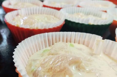 Jedna zmes, tri jedlá - kuracie muffiny, slaný koláč alebo rezne - recept postup 1