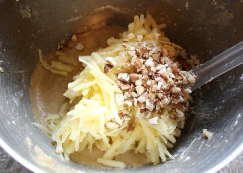 Jablkovo orechový koláč - recept postup 4