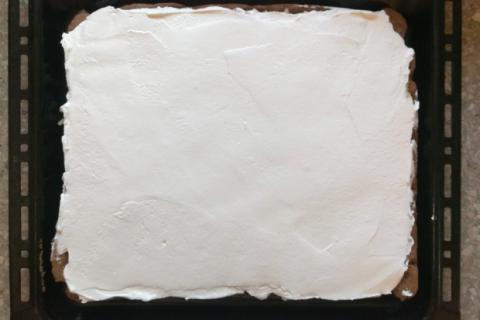 Fantastický jablkový koláč so smotanovou náplňou - recept postup 3