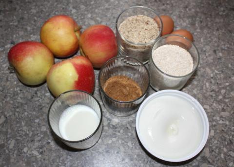 Sypaný jablkový koláč s tvarohom - recept postup 1