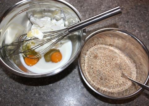 Sypaný jablkový koláč s tvarohom - recept postup 2