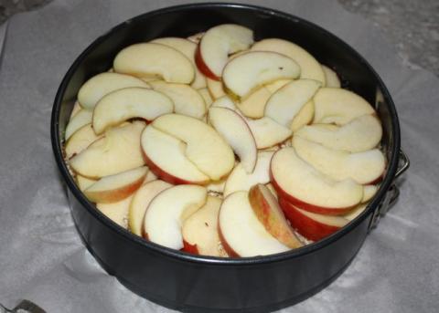Jablkový koláč s orechami - recept postup 7