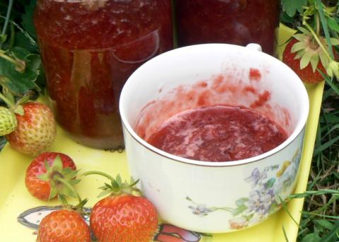 Jahodový džem - recept postup 1