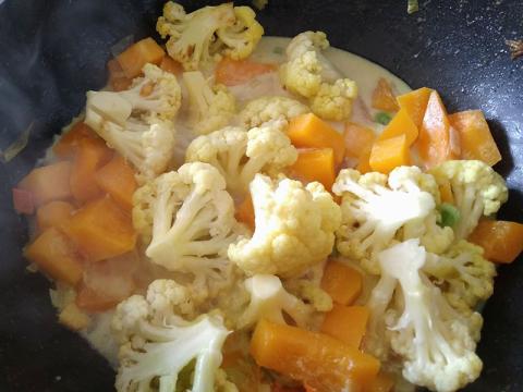 Karfiolovo tekvicové kari - recept postup 5