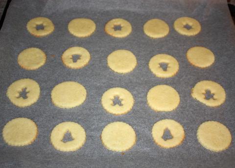 Krehké plnené kolieska - recept postup 6