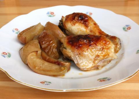 Pečené kurča s jablkami - recept postup 3
