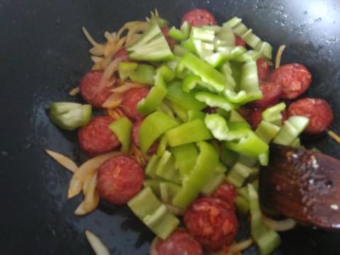 Lečo s klobásou - recept postup 4