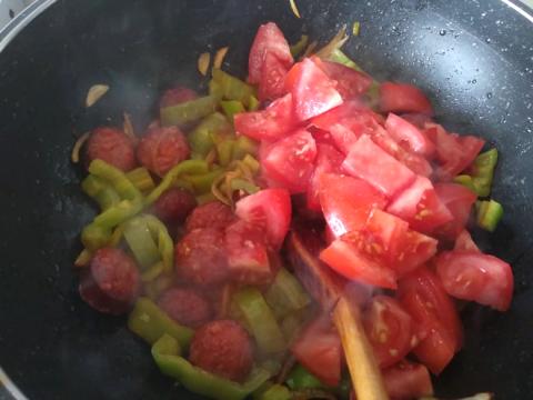 Lečo s klobásou - recept postup 5