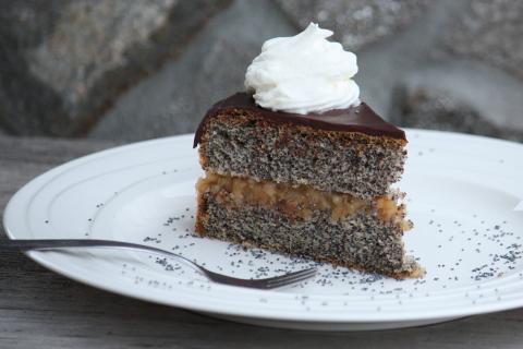 Maková torta s jablkovou náplňou - recept postup 8