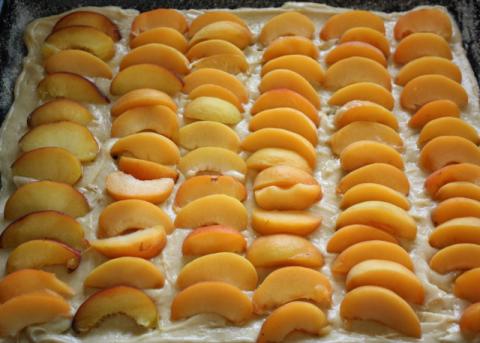 Marhuľový koláč s posýpkou - recept postup 8