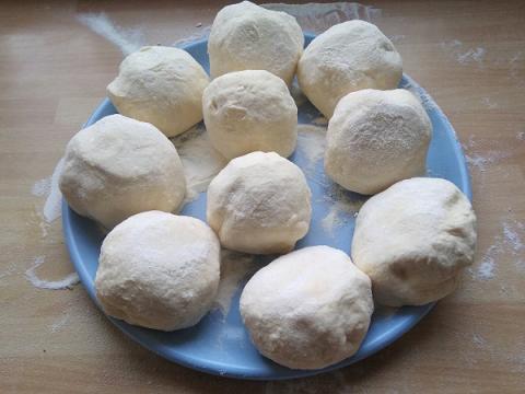 Tvarohové knedle plnené marhuľami - recept postup 2