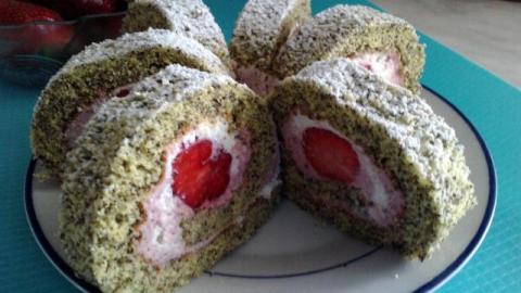 Maková roláda s jahodami - recept postup 1