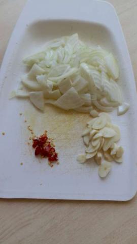 Cukinovo-paradajkové farfalle s olivami - recept postup 2