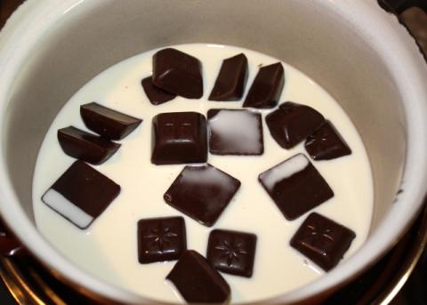 Čokoládový pohár s černicami - recept postup 2