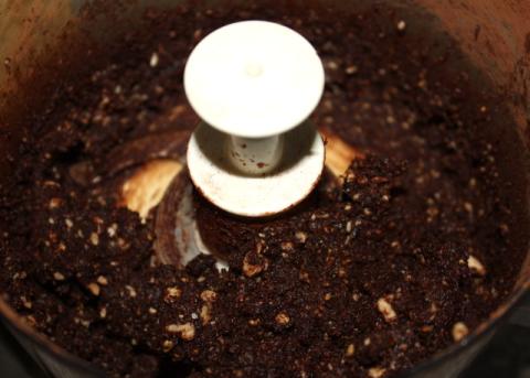 Čokoládový zákusok bez cukru a pečenia - recept postup 2