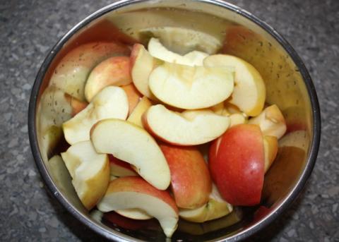Sypaný makovo - orechový koláč s jablkami - recept postup 3