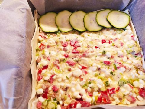 Slaný cuketový koláč z lístkového cesta - recept postup 4