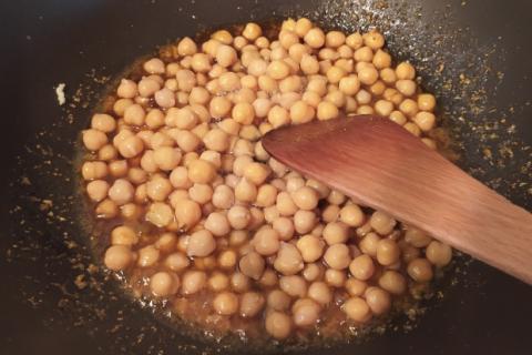 Karí s karfiolom a cícerom - recept postup 2