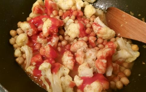 Karí s karfiolom a cícerom - recept postup 3