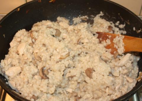 Rizoto s kuracím mäsom, šampiňónmi a špenátom - recept postup 7