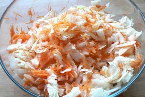 Šalát z pekingskej kapusty - recept postup 4
