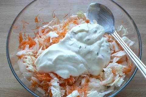Šalát z pekingskej kapusty - recept postup 5