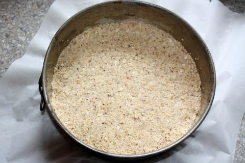 Slivkový koláč s posýpkou - recept postup 4
