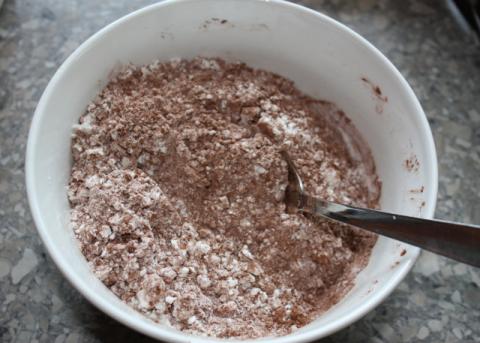 Slivkový koláč opäť inak - recept postup 2