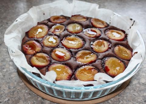 Slivkový koláč opäť inak - recept postup 6