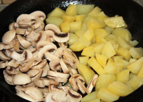 Zemiaky so šampiňónmi - recept postup 1