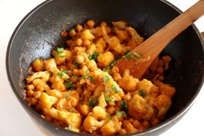 Karí s karfiolom a cícerom, recept, Kamila