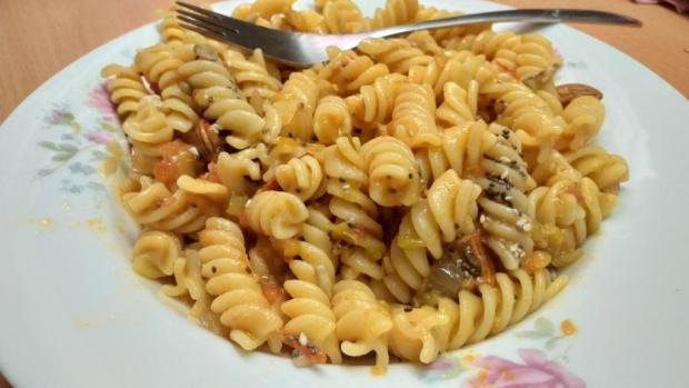 Cestoviny s tuniakom a lečom - recept