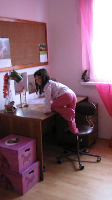 zuzu stôl, Naše deti, cibinkals, 1