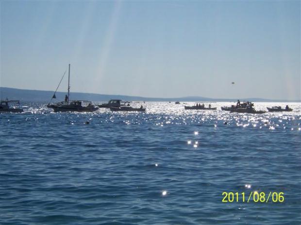 Lode na mori, Všetko krásne, dulka, 1