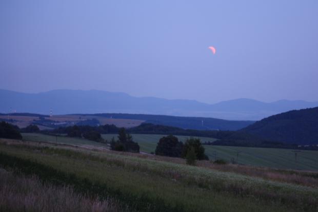 Zarmenie mesiaca, Všetko krásne, Kamila, 1