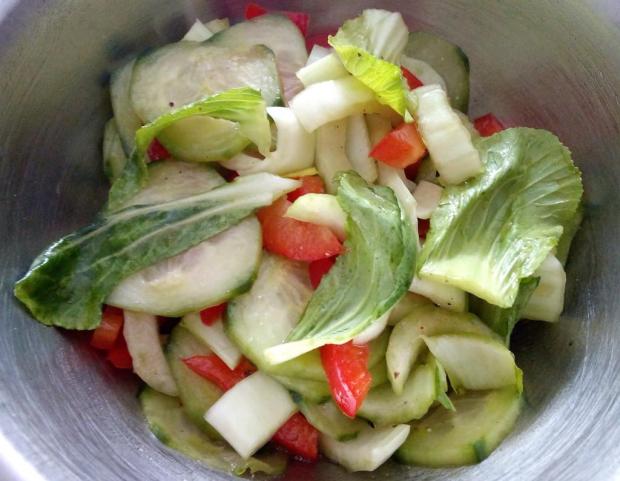 Šalát z kapusty pak choi a feniklu