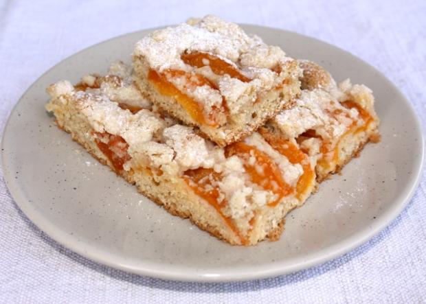 Marhuľový koláč s posýpkou - recept postup 12
