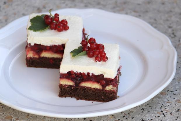 Smotanovo čokoládový zákusok s ríbezľami - recept postup 6