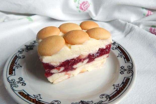 Nepečená torta s malinovým želé