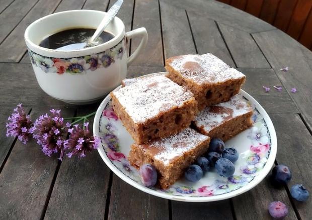 Hrnčekový koláč s cukinou, recept